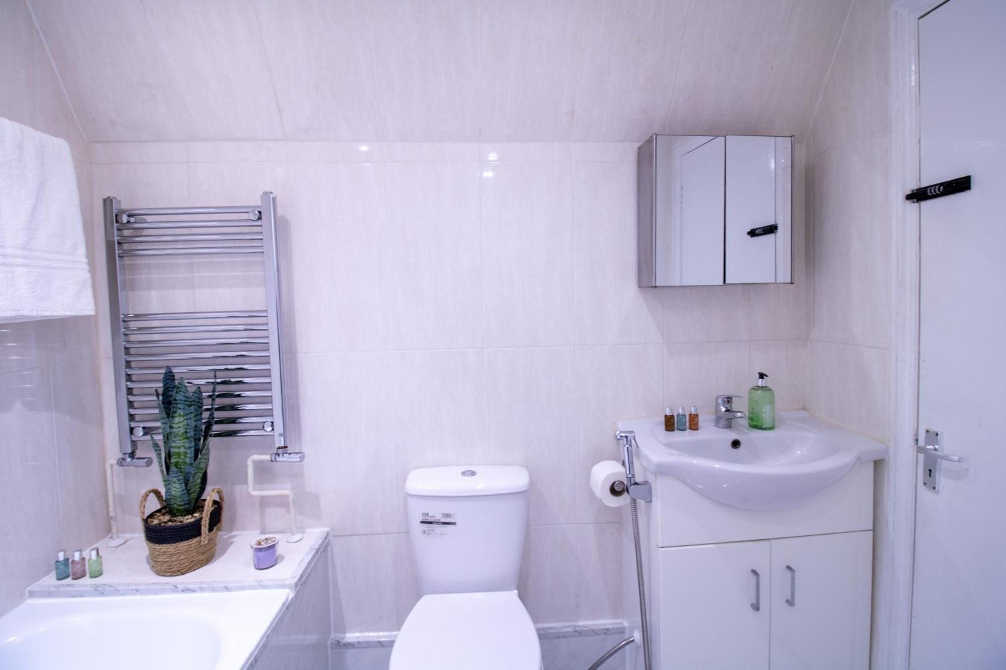 Luxurious 1-Bedroom Penthouse On Oxford Street 11G ลอนดอน ภายนอก รูปภาพ