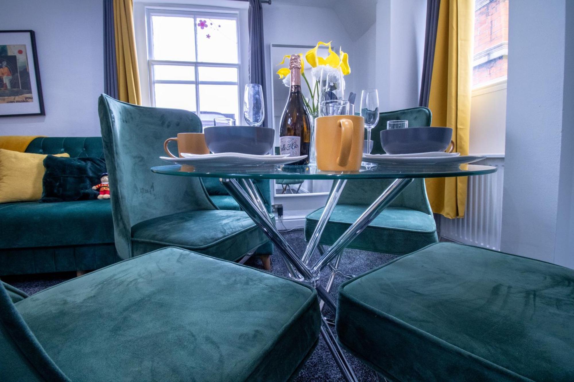 Luxurious 1-Bedroom Penthouse On Oxford Street 11G ลอนดอน ภายนอก รูปภาพ