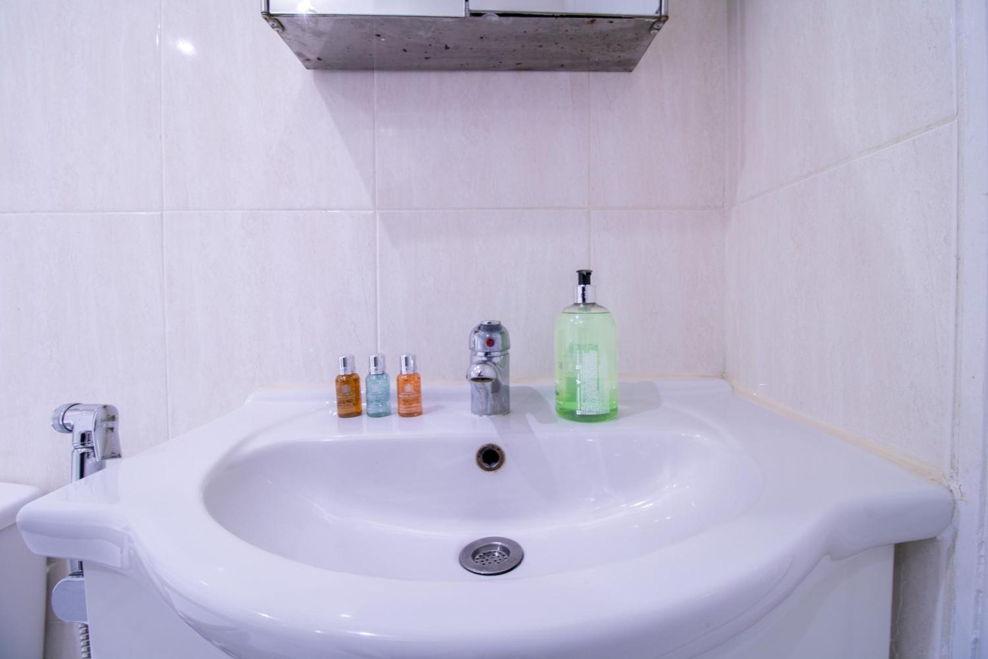 Luxurious 1-Bedroom Penthouse On Oxford Street 11G ลอนดอน ภายนอก รูปภาพ