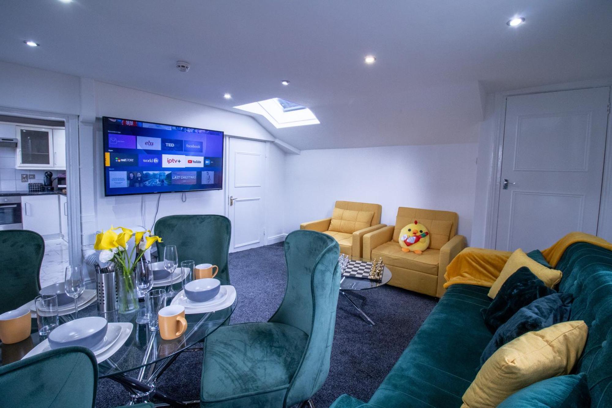 Luxurious 1-Bedroom Penthouse On Oxford Street 11G ลอนดอน ภายนอก รูปภาพ