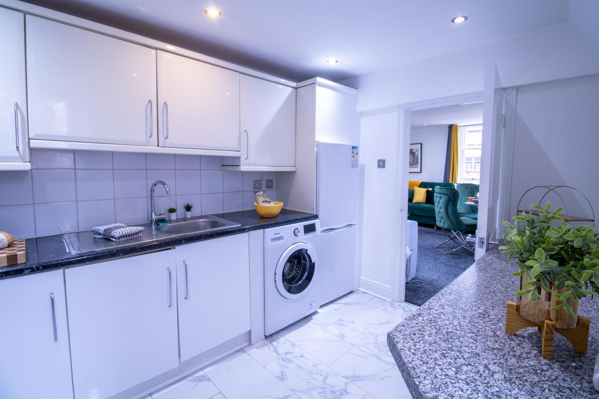 Luxurious 1-Bedroom Penthouse On Oxford Street 11G ลอนดอน ภายนอก รูปภาพ