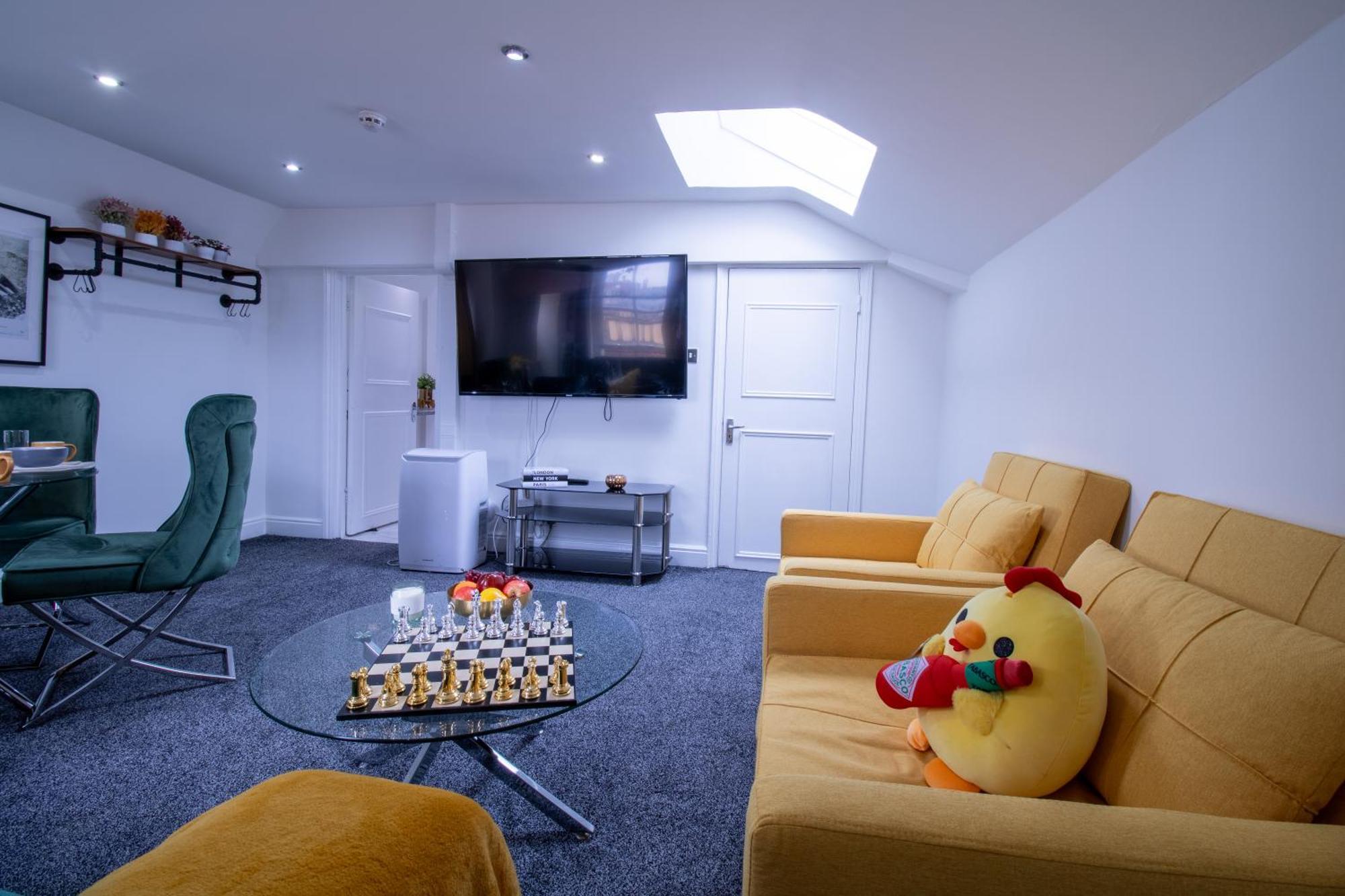 Luxurious 1-Bedroom Penthouse On Oxford Street 11G ลอนดอน ภายนอก รูปภาพ
