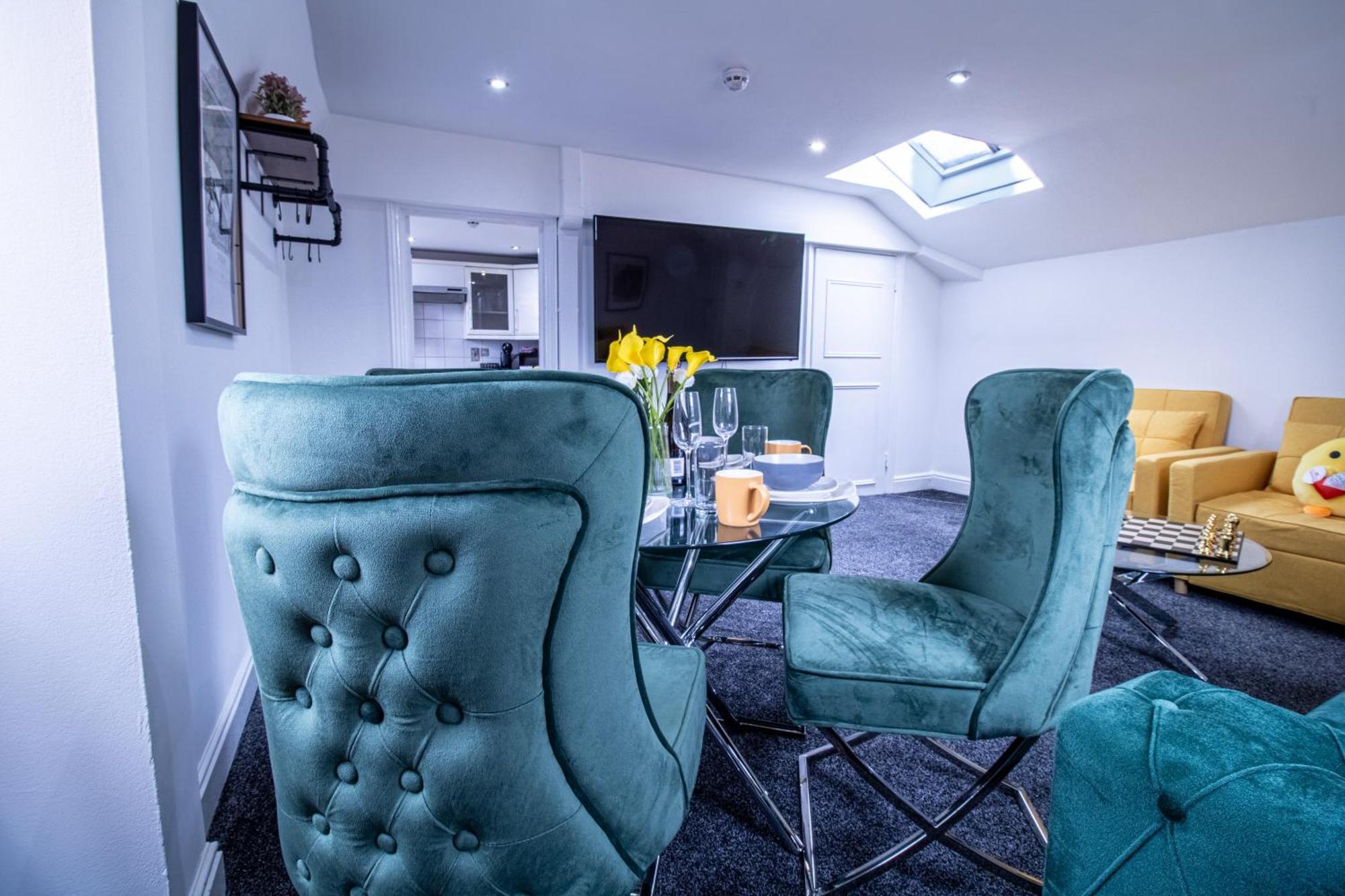 Luxurious 1-Bedroom Penthouse On Oxford Street 11G ลอนดอน ภายนอก รูปภาพ