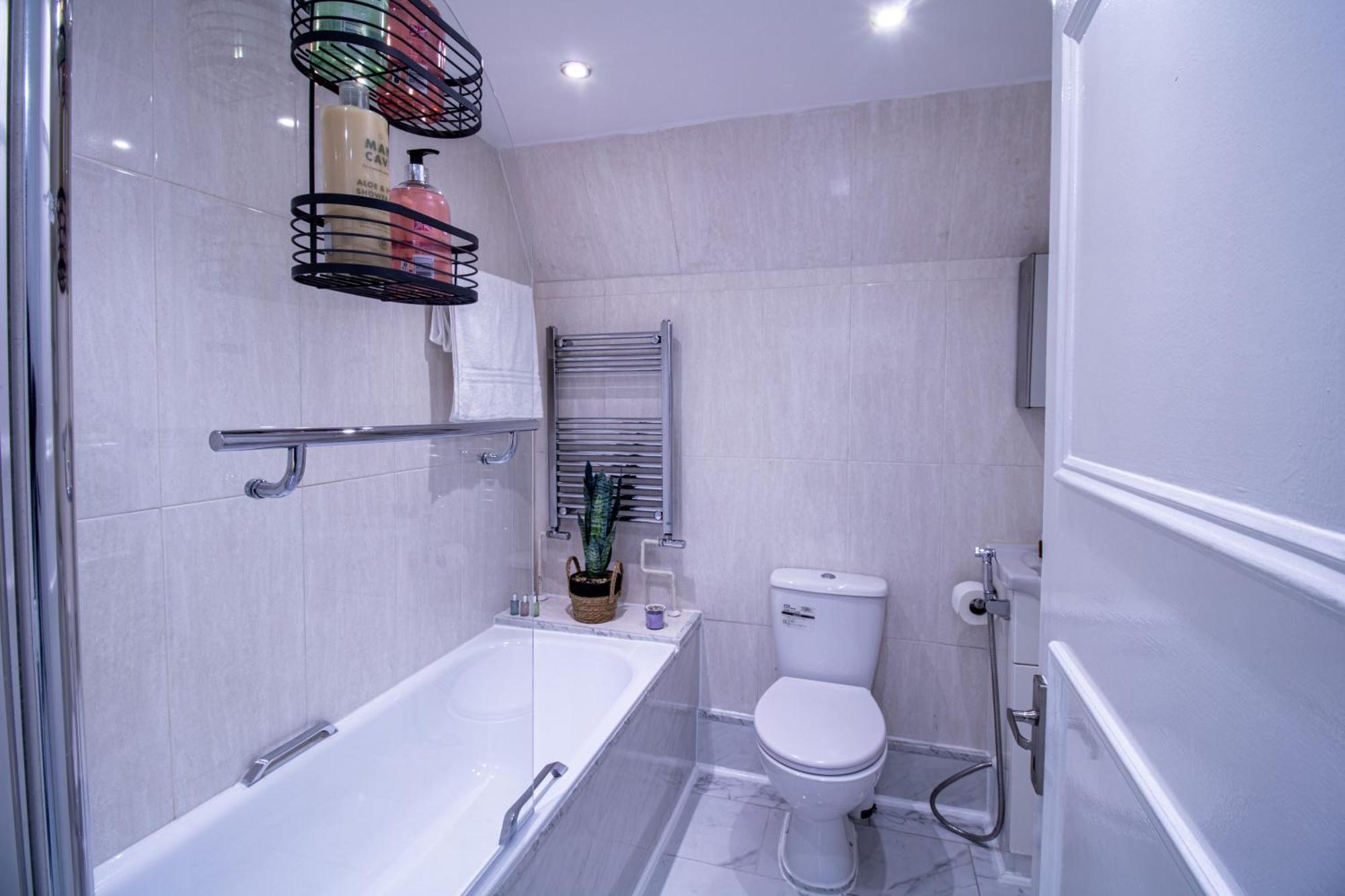 Luxurious 1-Bedroom Penthouse On Oxford Street 11G ลอนดอน ภายนอก รูปภาพ