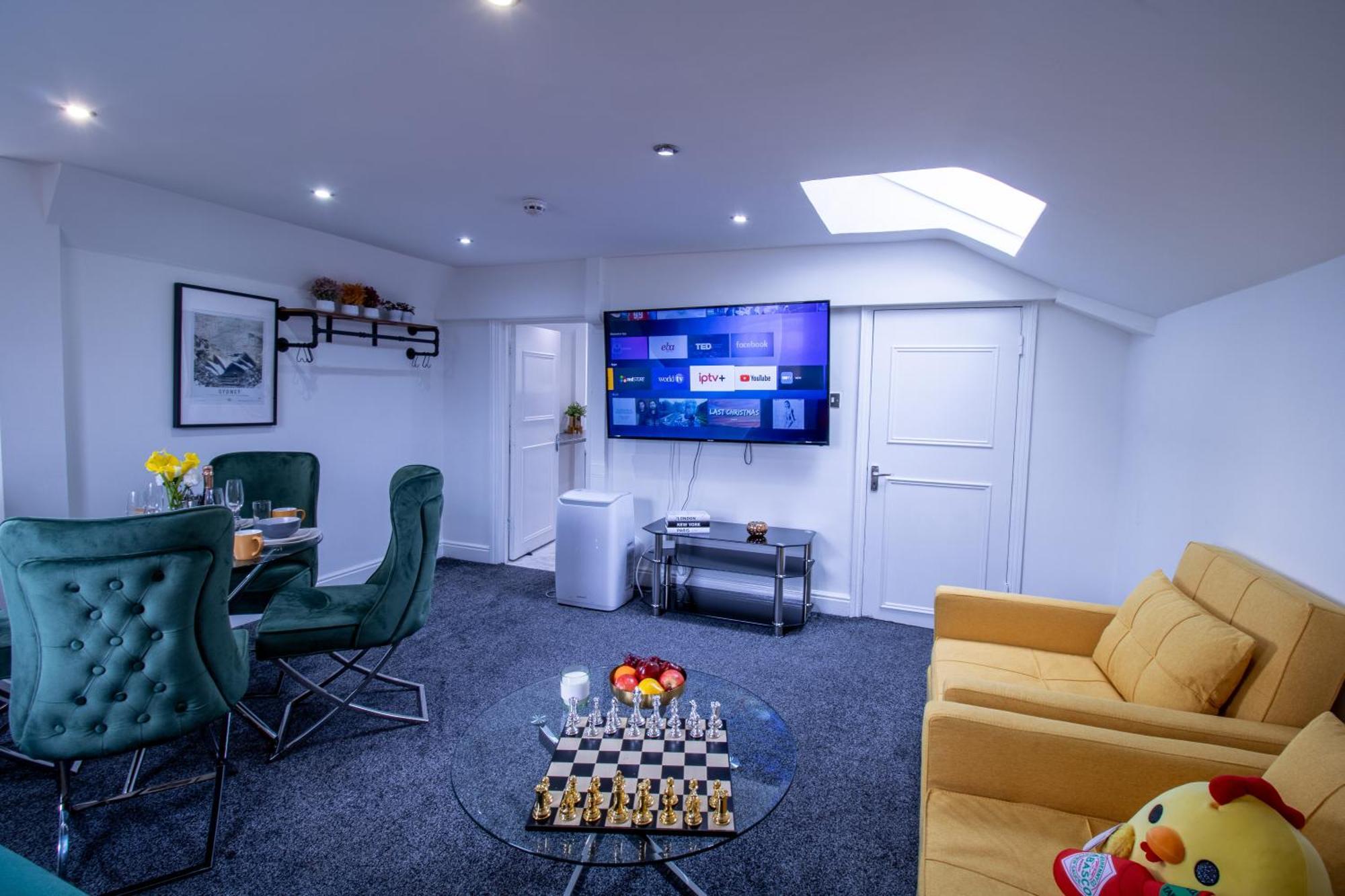 Luxurious 1-Bedroom Penthouse On Oxford Street 11G ลอนดอน ภายนอก รูปภาพ
