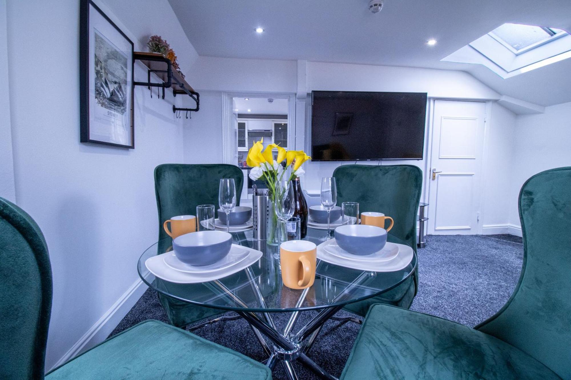 Luxurious 1-Bedroom Penthouse On Oxford Street 11G ลอนดอน ภายนอก รูปภาพ