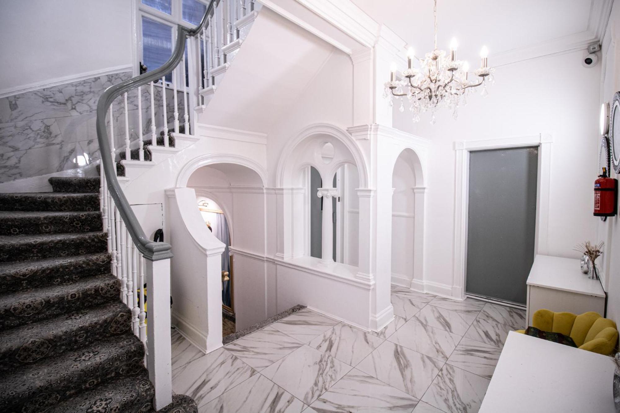 Luxurious 1-Bedroom Penthouse On Oxford Street 11G ลอนดอน ภายนอก รูปภาพ